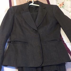 Dress suit by Anne Klein Size 2.